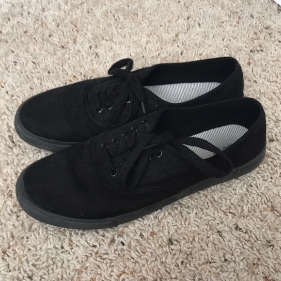 Mossimo Supply Co. Black shoes - Picture 2 of 5